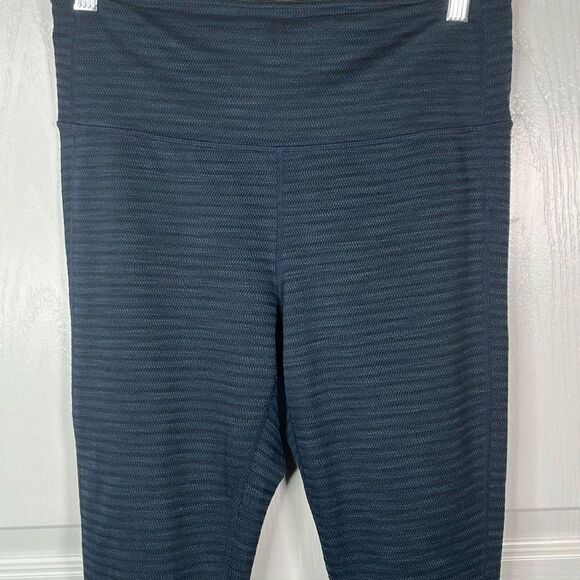 Athleta 3/4 Athletic Leggings Sz M Black Blue Striped - Picture 4 of 9